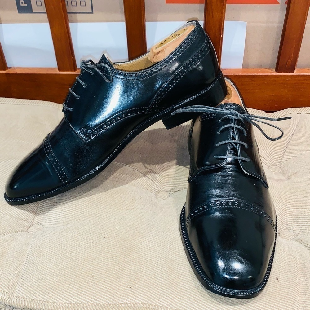 Giorgio Brutini Leather Brogue Cap Toe Oxfords.
